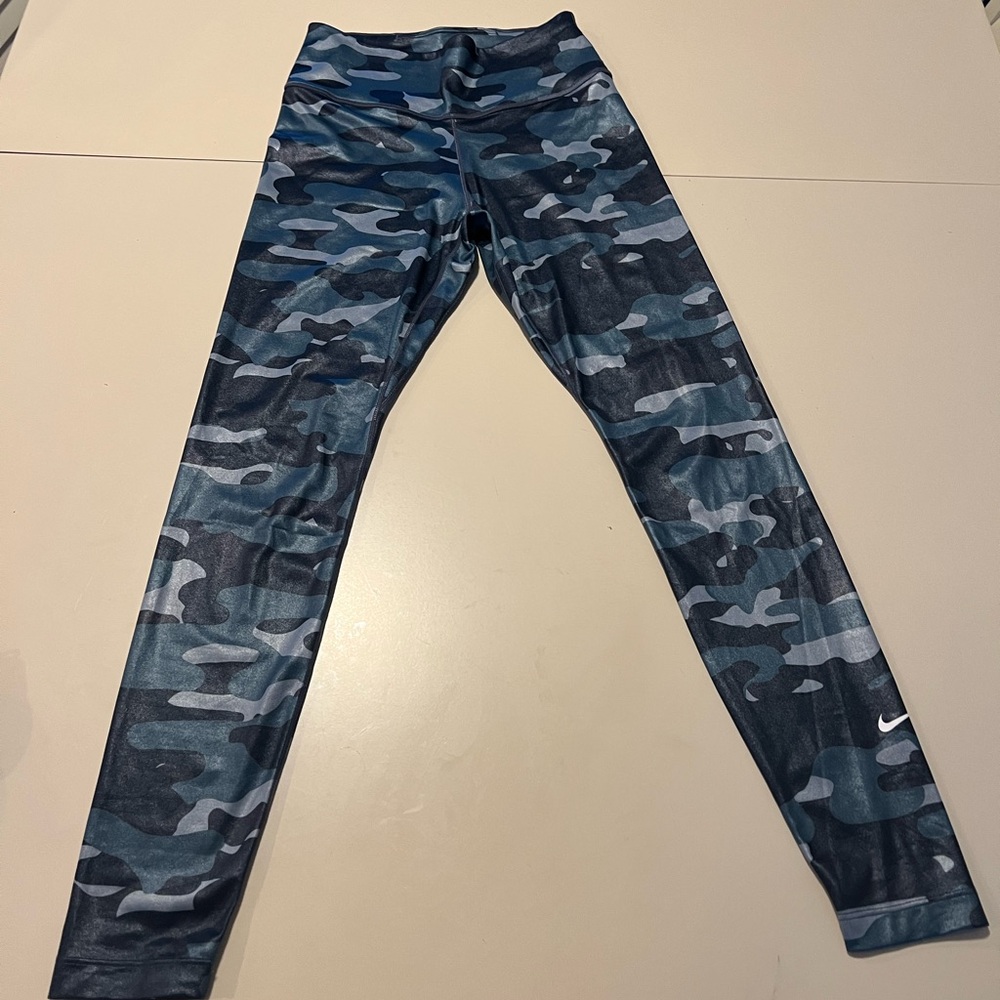 Nike Camo Leggings size small petite